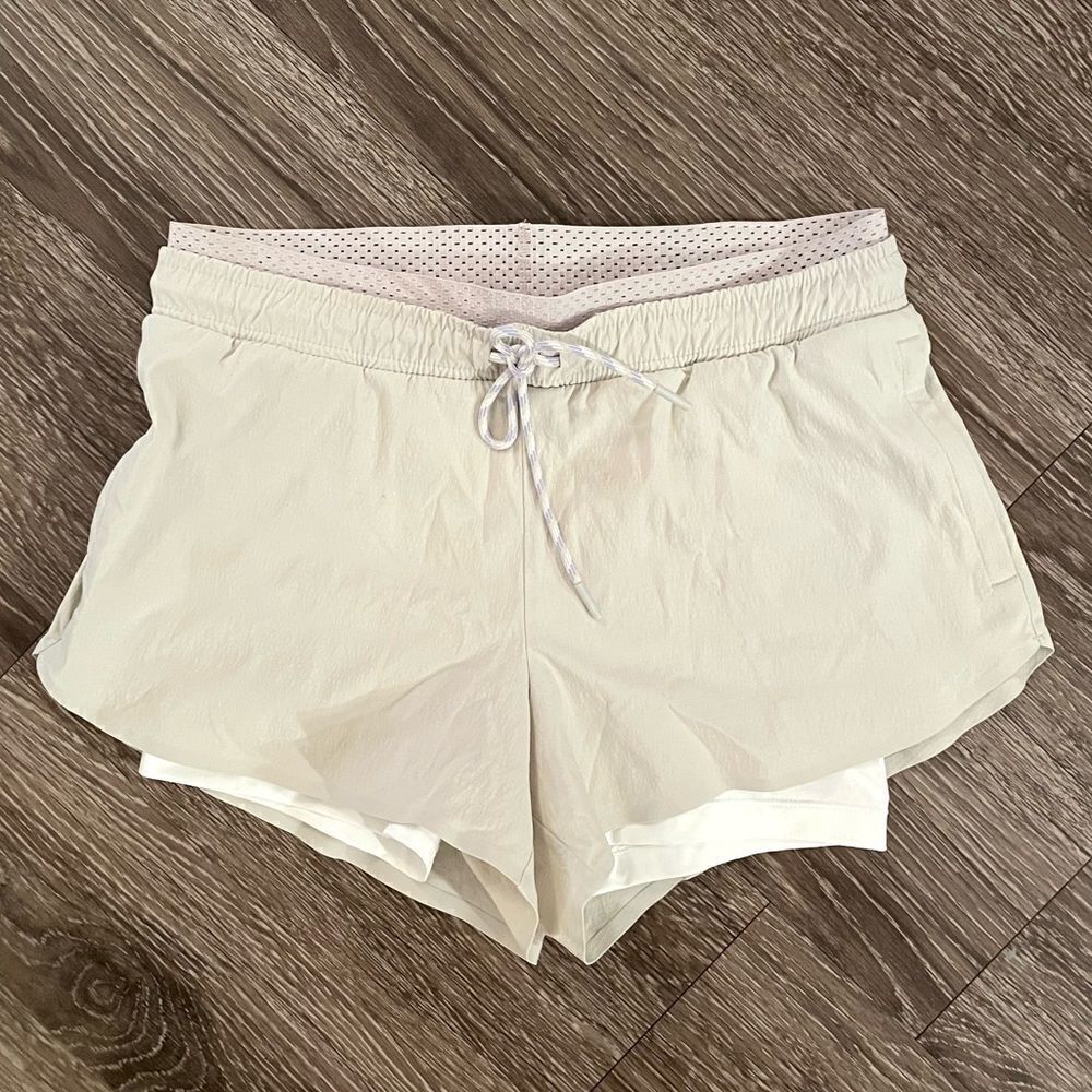 Athleta crest 2 in 1 shortie